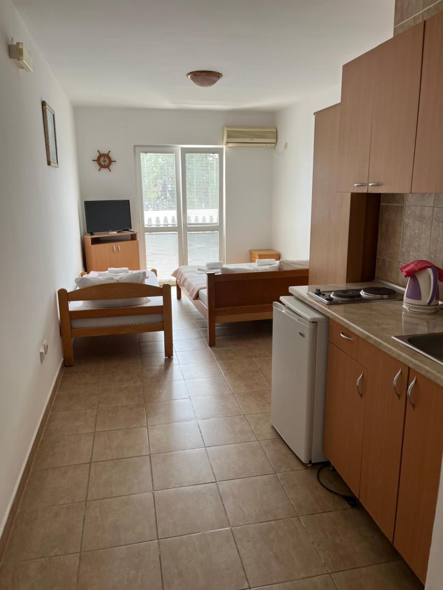 Guest House Perovic Sutomore Exterior photo